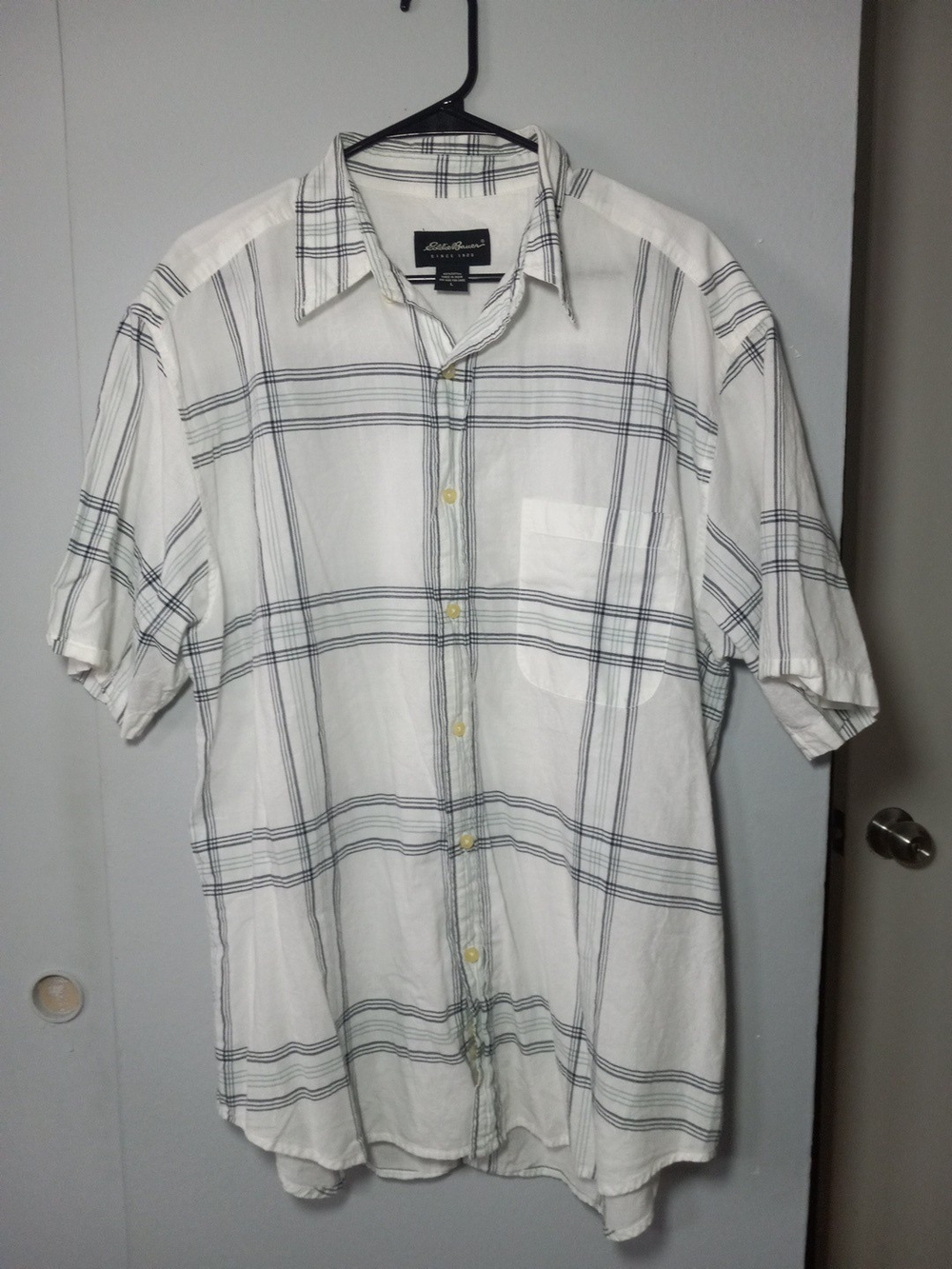 Eddie Bauer Men’s White Short-Sleeve Plaid Button-Up Shirt Size L